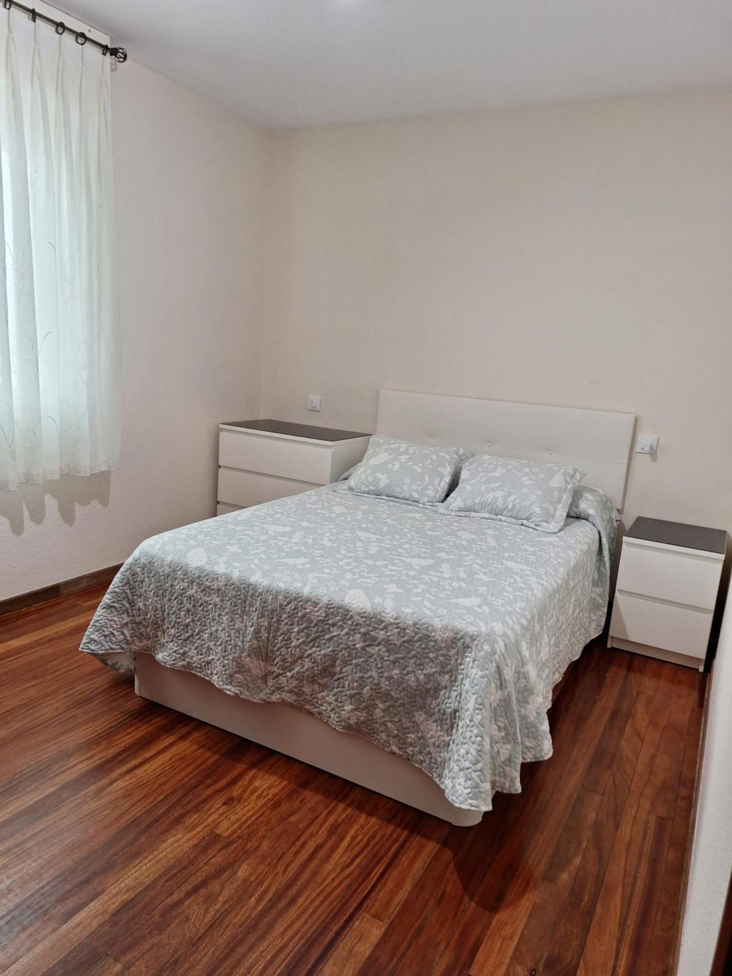 Apartamento Catalina, céntrico, tranquilo y luminoso Llanes Exterior foto